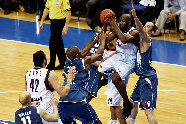 中场调整的 中场调整的